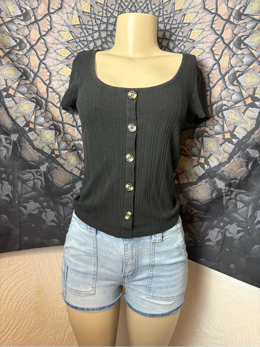 Black Ribbed Button-Down Top - Picture 9 of 10